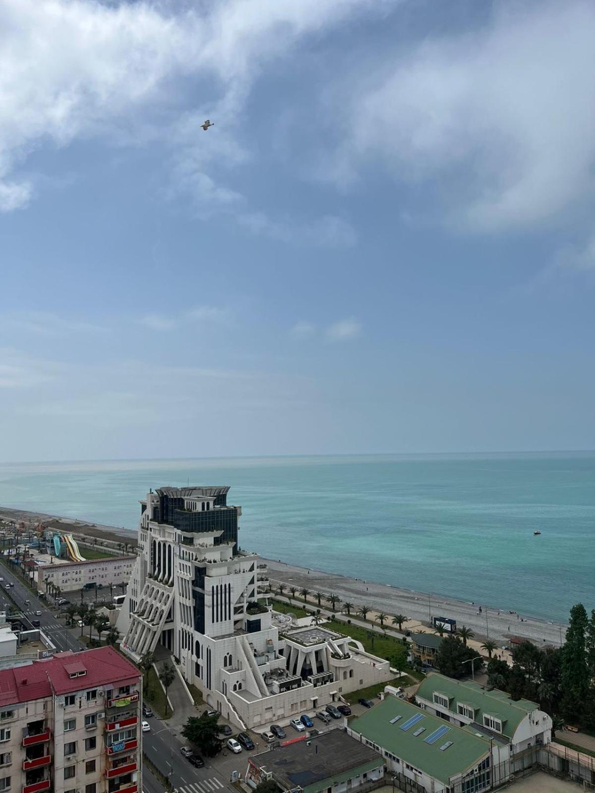 Holiday Premium Apartments Batoumi Extérieur photo