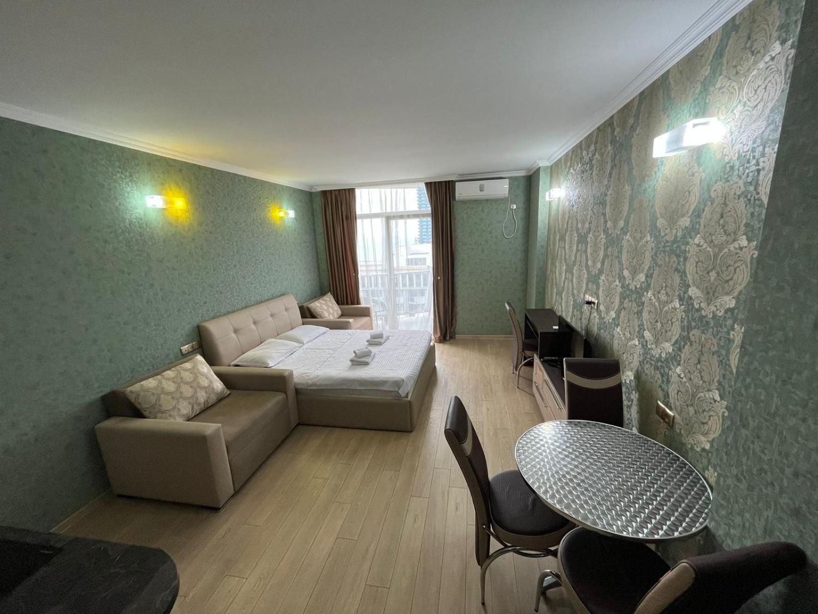 Holiday Premium Apartments Batoumi Extérieur photo